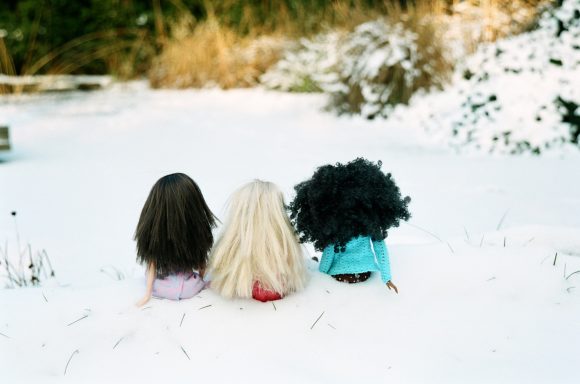 Barbies im Schnee 2 Foto 2006 ARTEVE.de